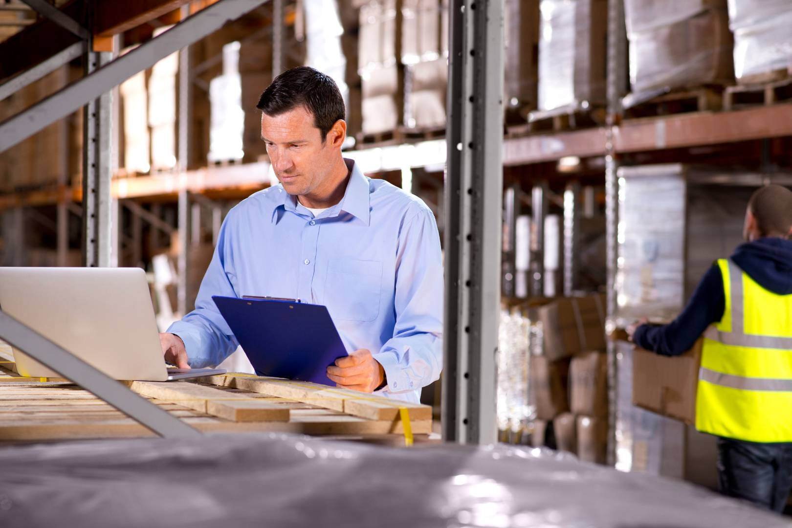 8-Hour Rotating Shift - Manager in Warehouse