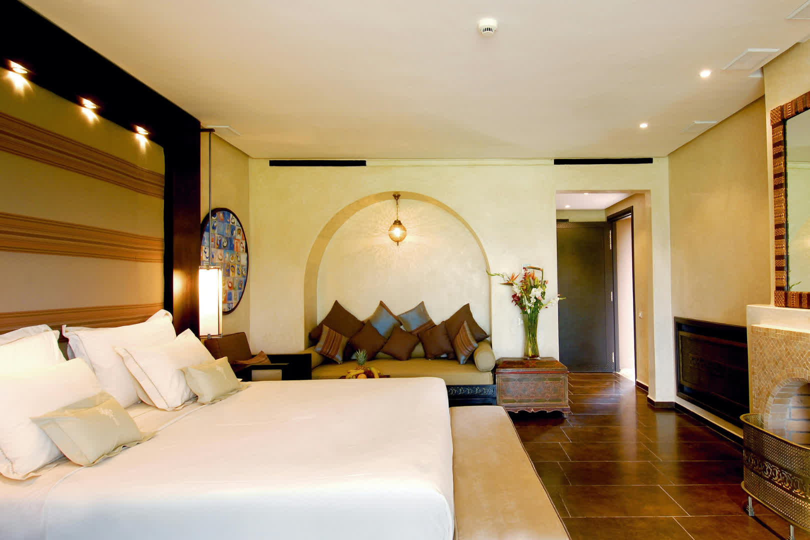ShiftForce-Blog_how_do_hotels_manager_overlapping_shifts_for_Housekeeping_and_front_Desk_2026
